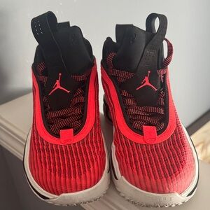 Jordan Air Zoom Youth 6.5 Sneakers